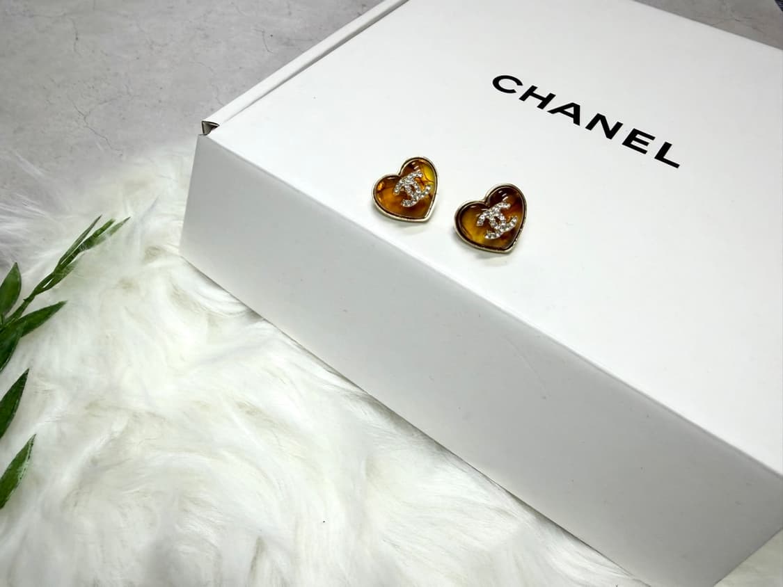 샤넬 오로라 하트 CC 포인트 이어링 상품이미지2