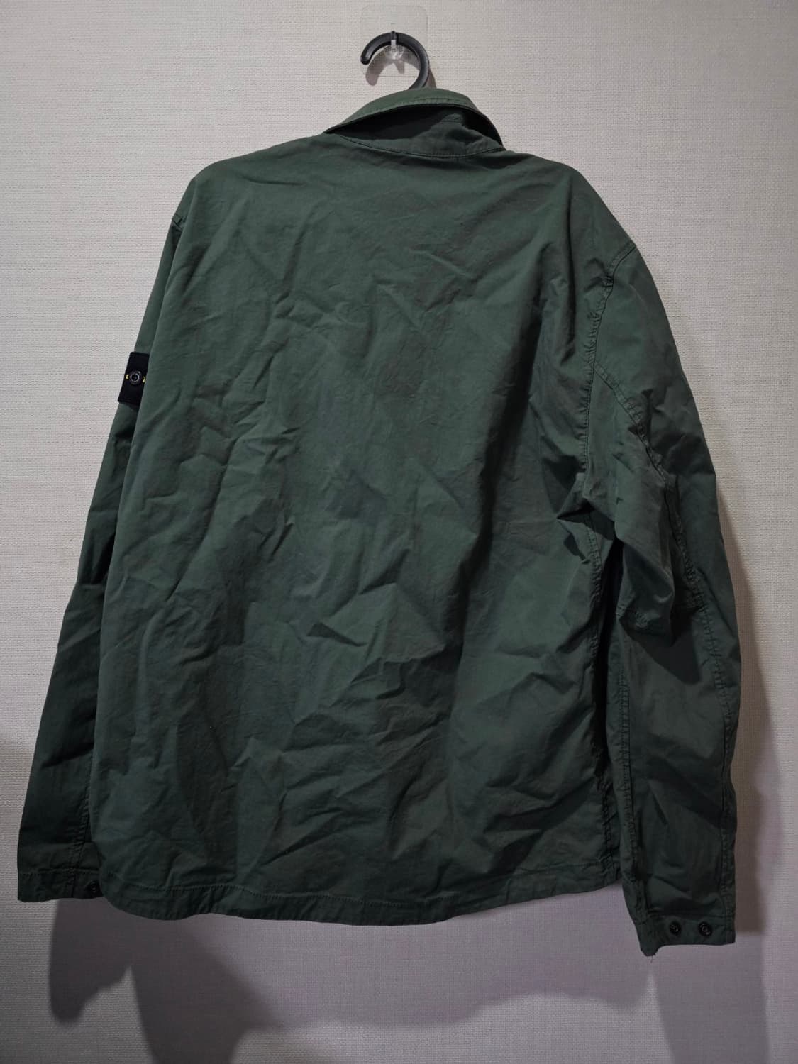 정품 24SS 스톤아일랜드 오버셔츠 100/L 상품이미지3