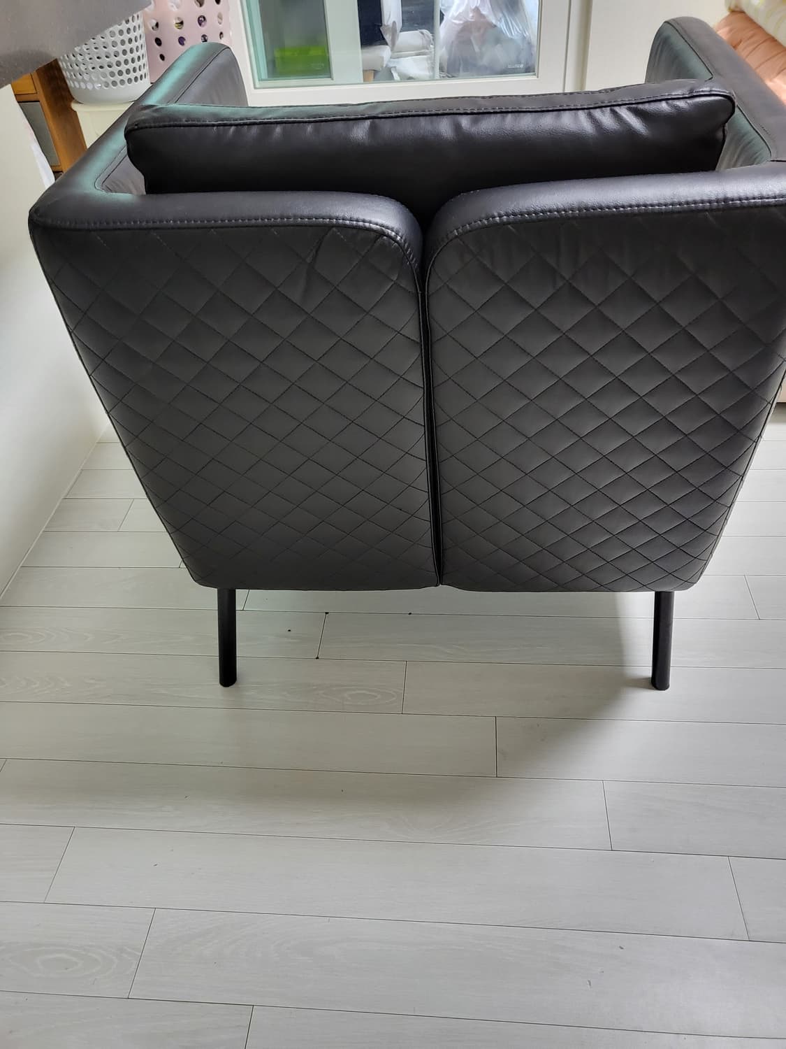 이케아 EKERÖ(에케뢰) 암체어, 킴스타드 블랙 색상 제품 상품이미지5