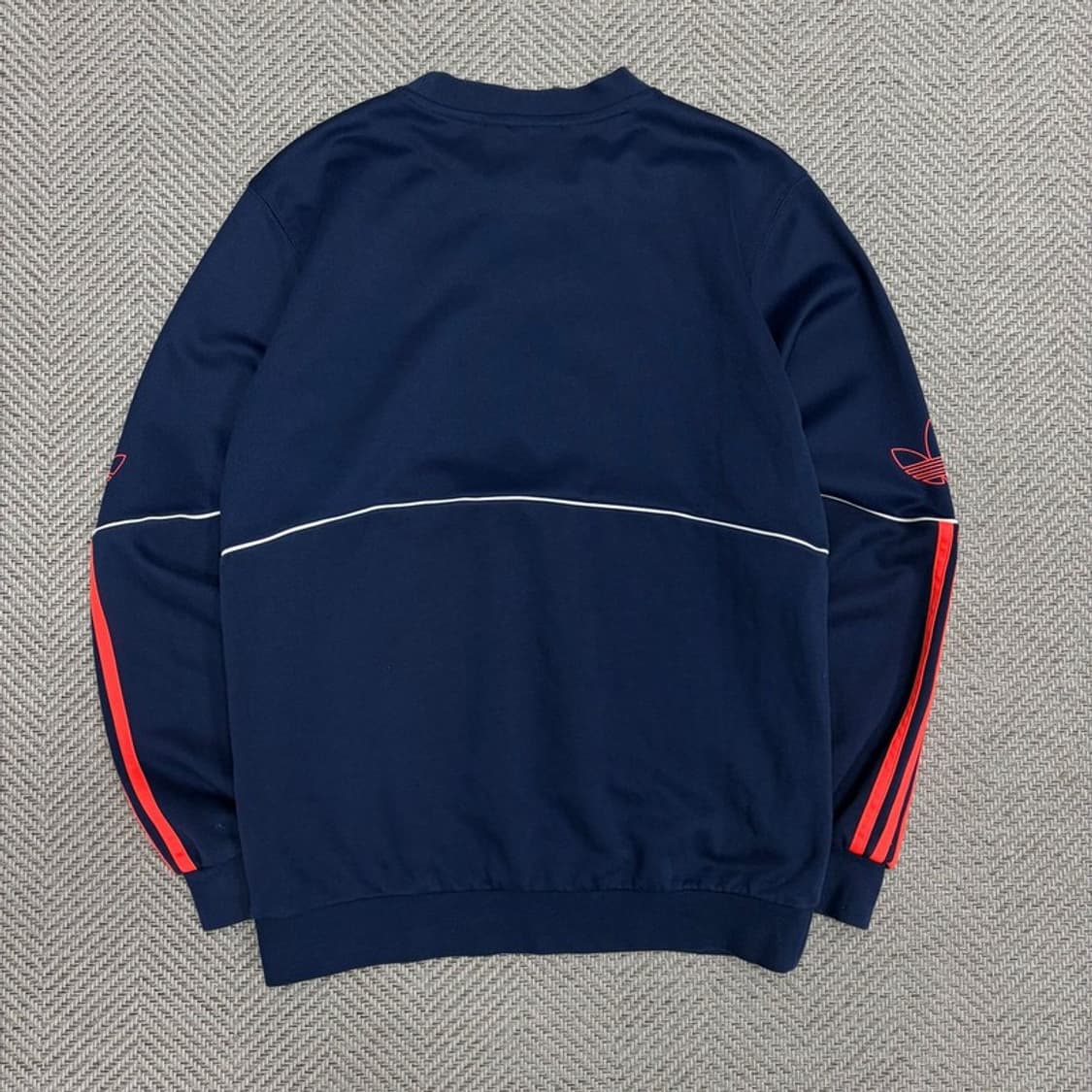 아디다스 로고 맨투맨 v1324 상품이미지2