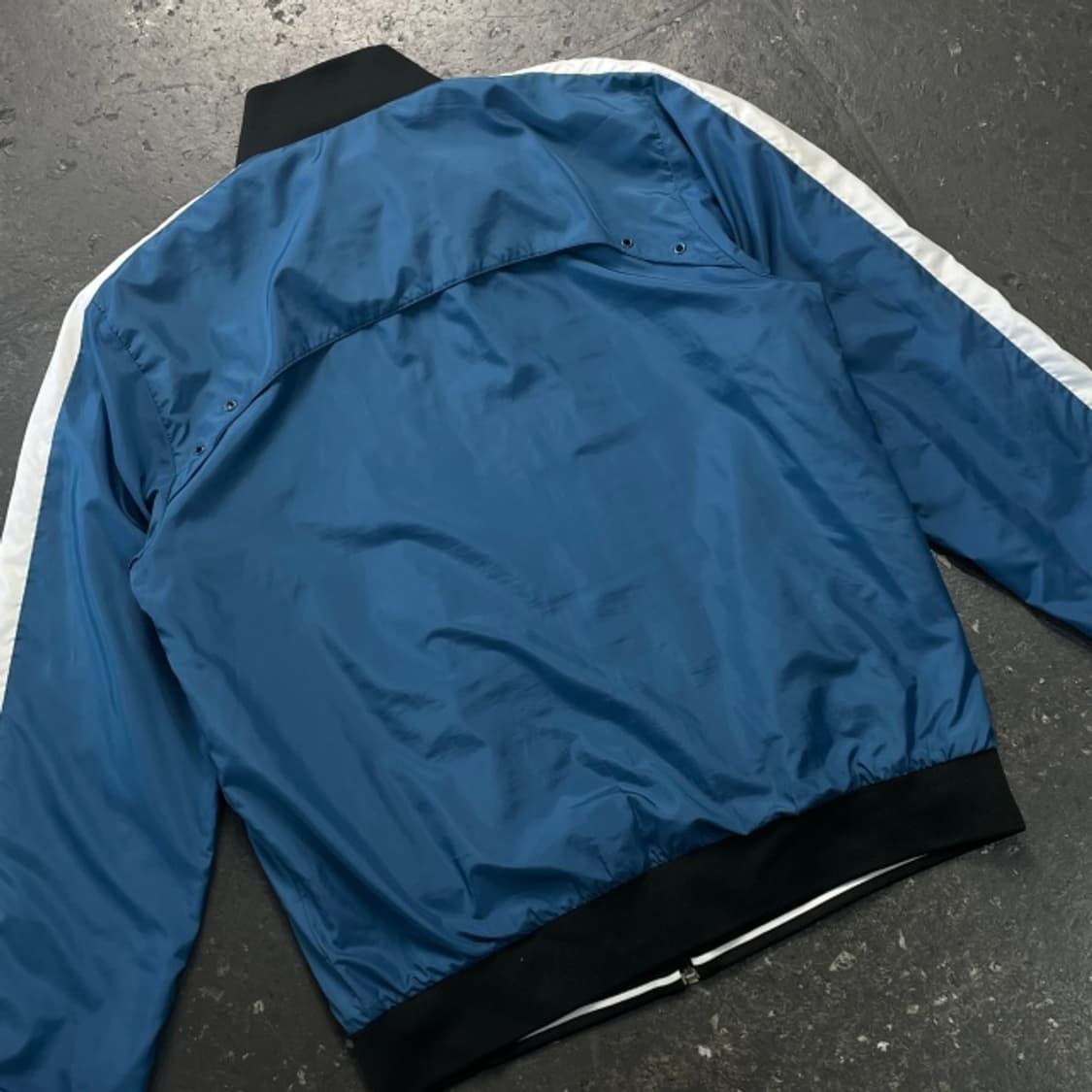 100 푸마 바람막이 상품이미지5