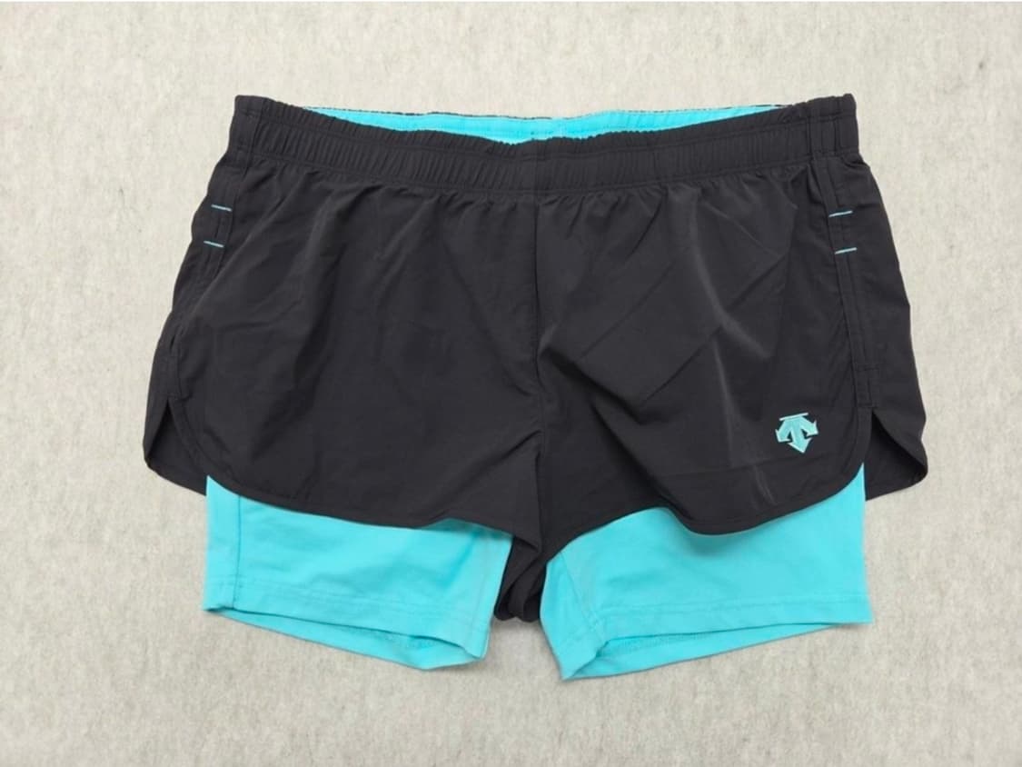 여성 L 데상트 반바지 상품이미지1