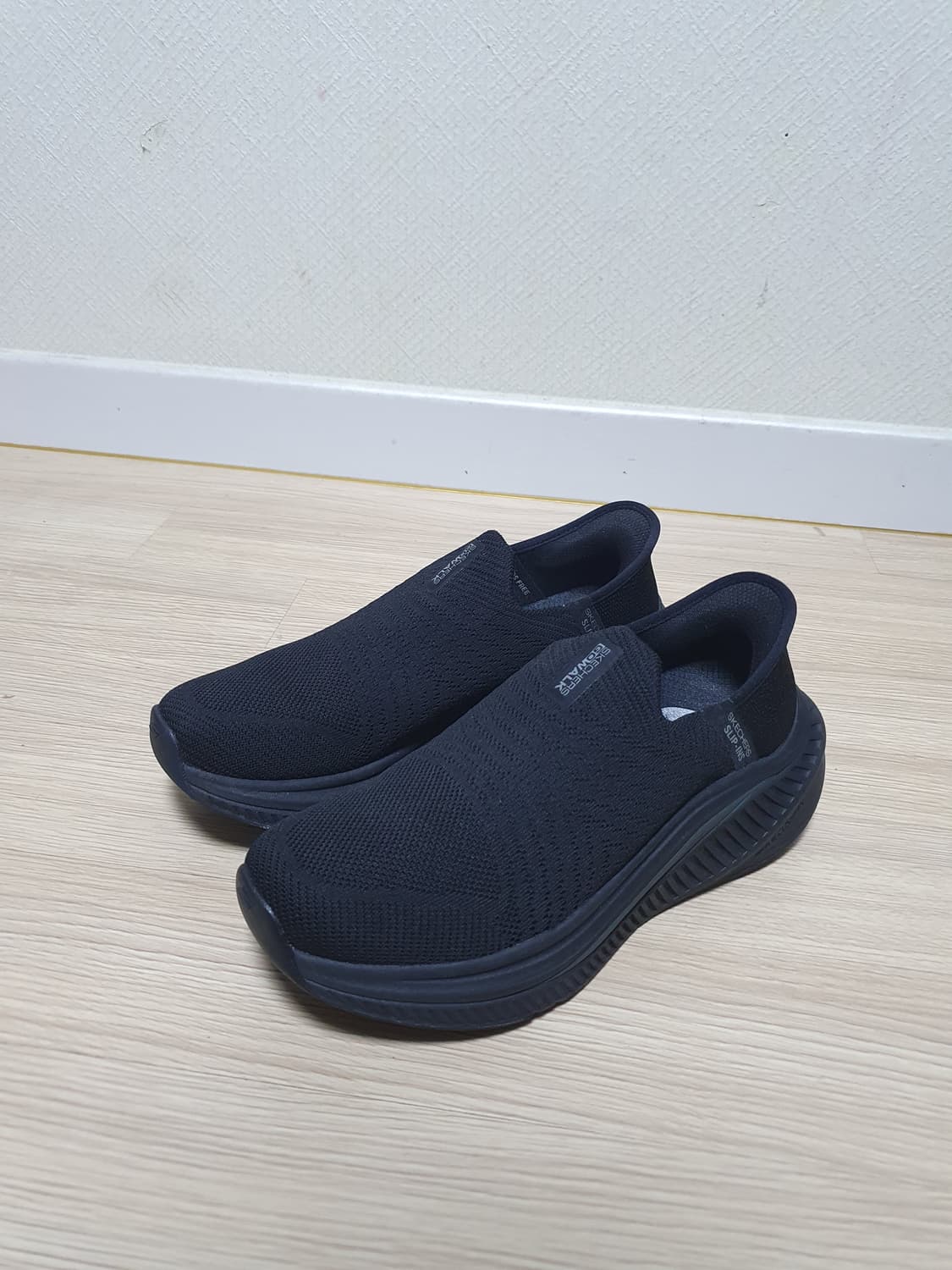 스케쳐스 맥스쿠셔닝 슬립온 255 상품이미지4