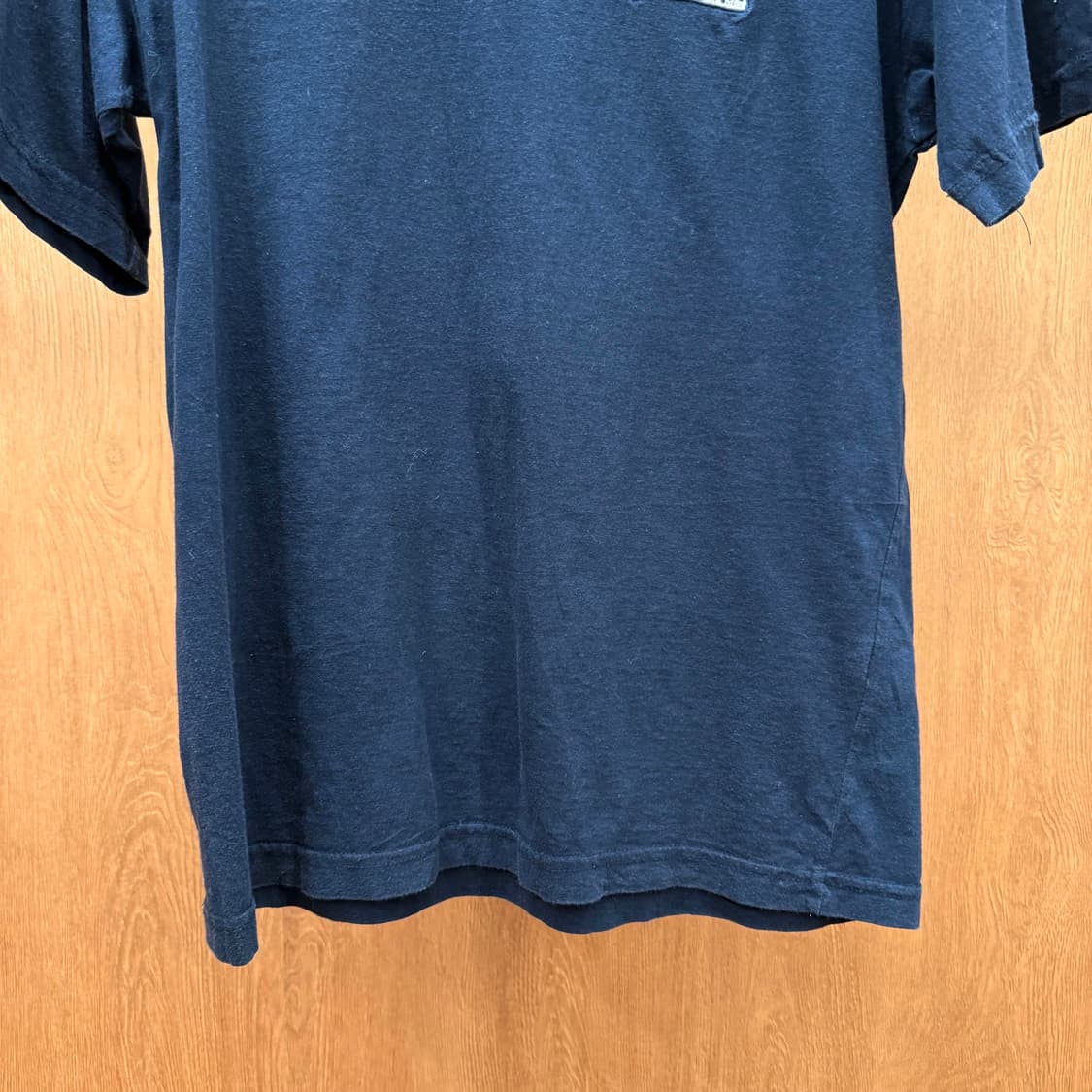 입생로랑 반팔 티셔츠 크리에이션 YSL 빅로고 백프린트 디테일 네이비 상품이미지5