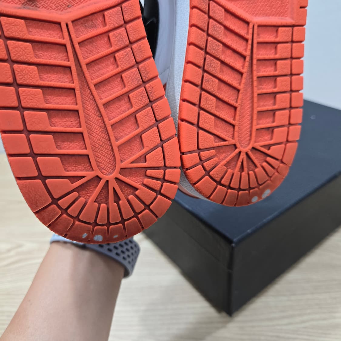 270 나이키 조던1 로우 OG 스타피쉬 상품이미지9