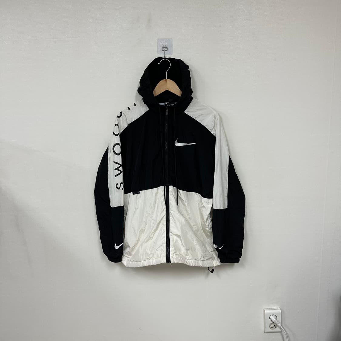 나이키 스우시 바람막이자켓L 상품이미지1