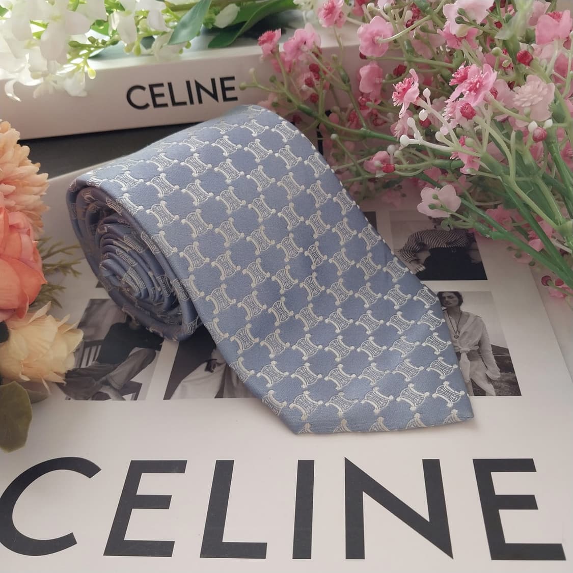셀린느 실크 라이트블루 트리오페 넥타이 8.8cm A+등급 K1555
 상품이미지2