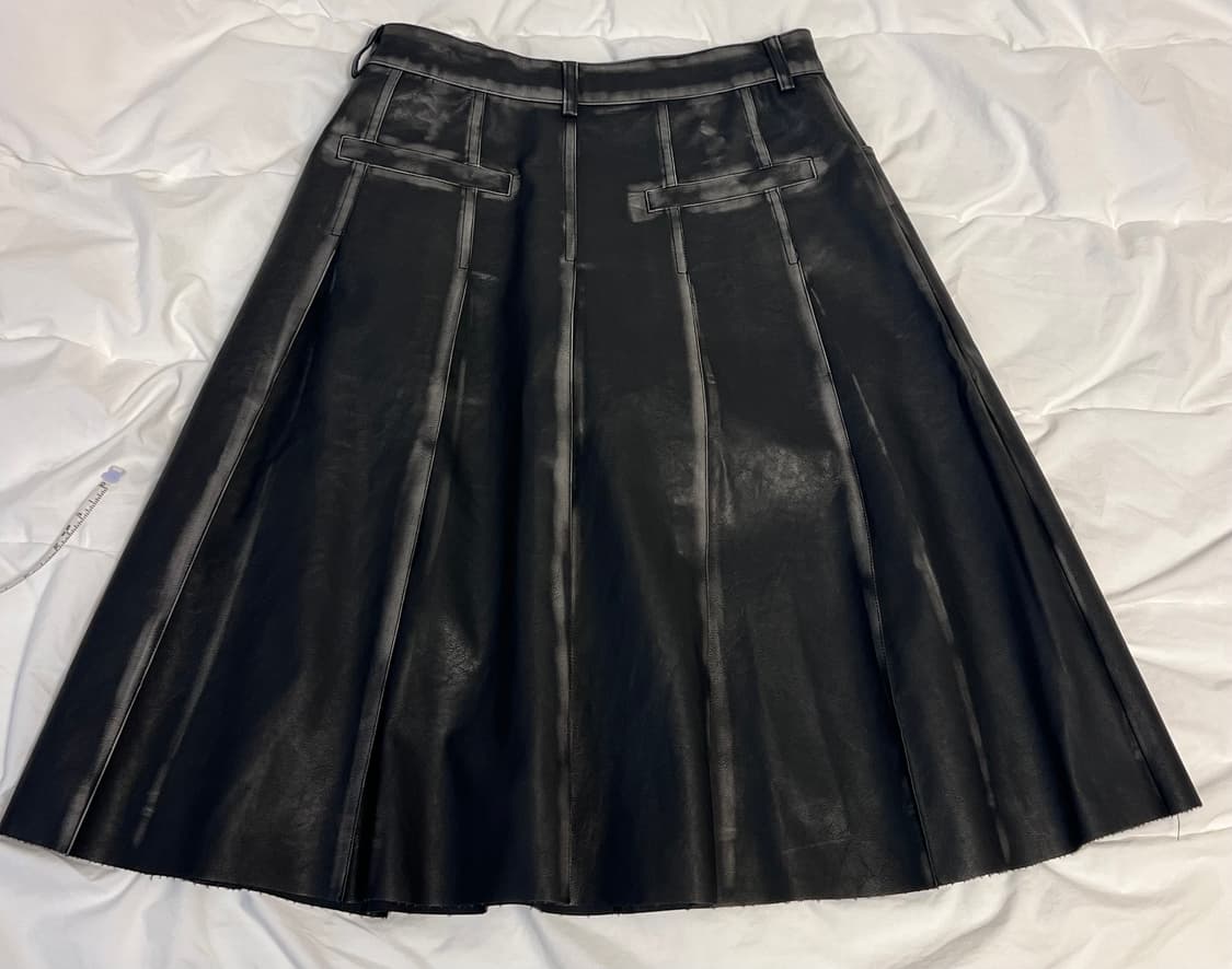 러프넥 워싱 래더 스커트 블랙 상품이미지2