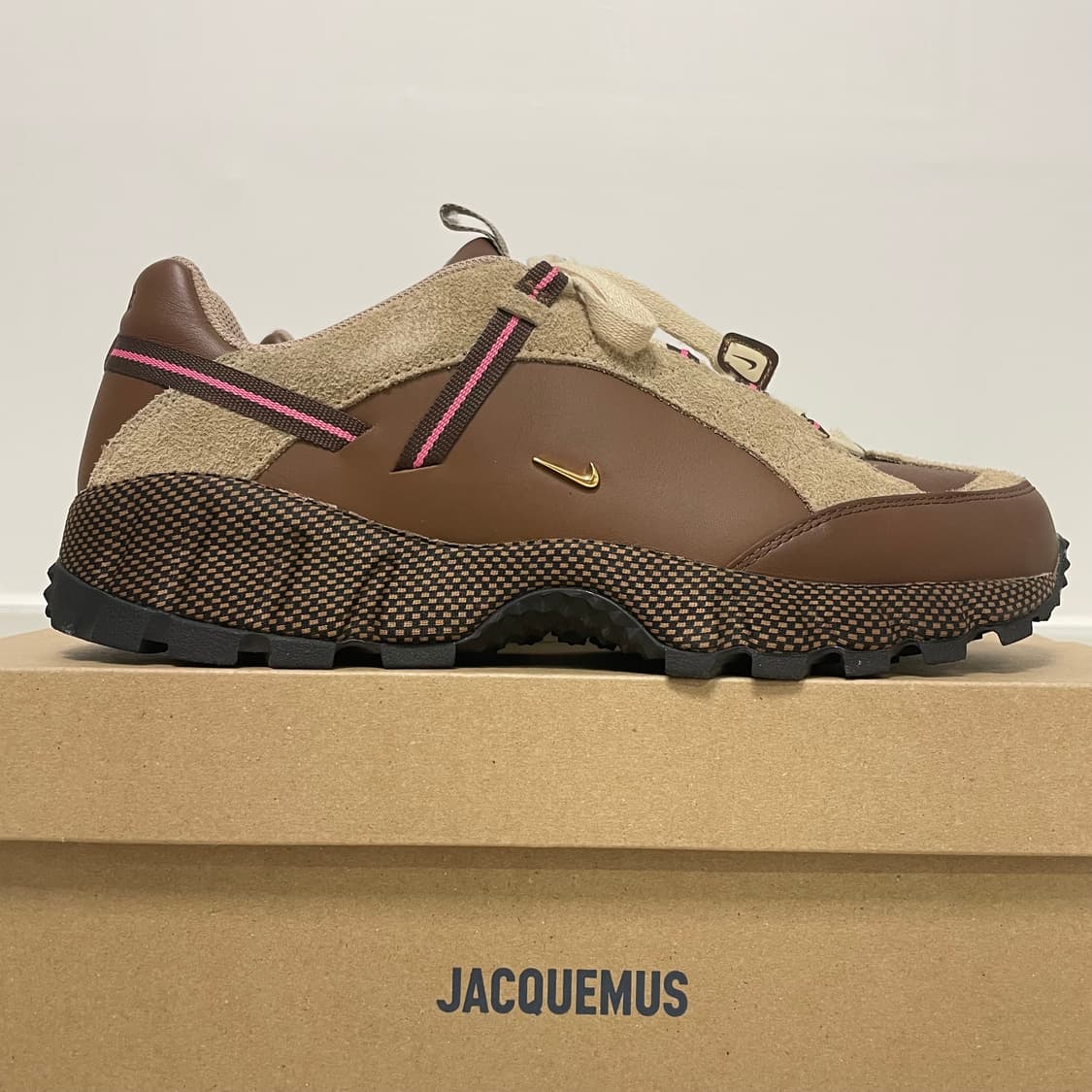 자크뮈스 나이키 에어 휴마라 LX  상품이미지4