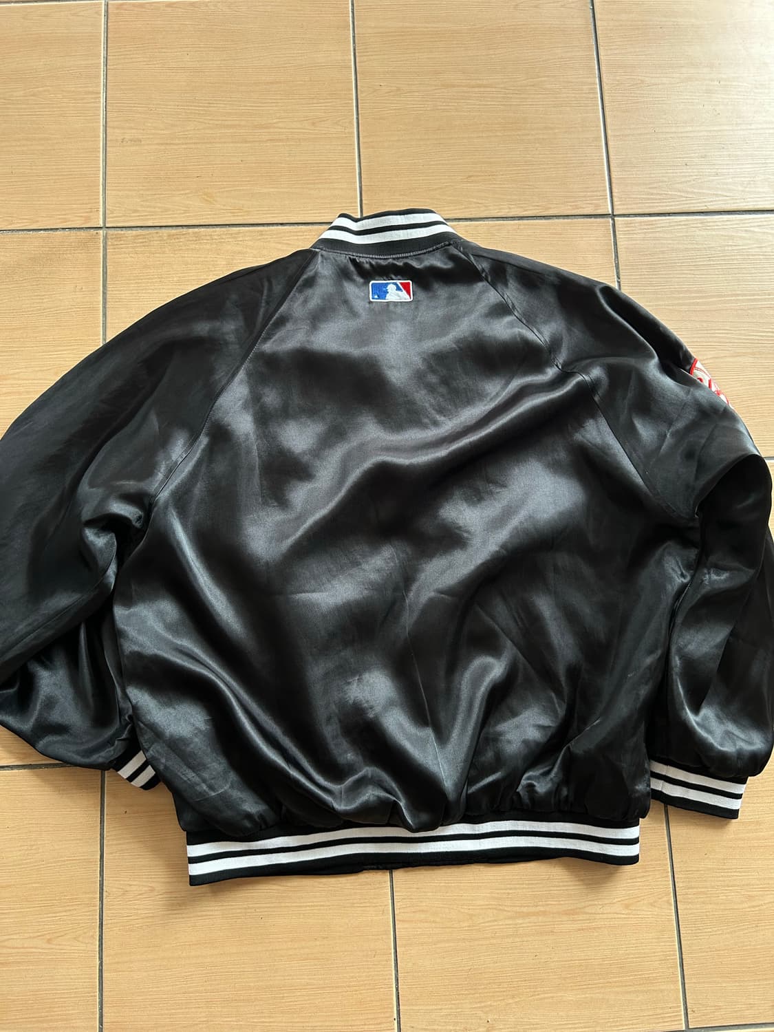 90’s 뉴욕양키스 사틴자켓 XL 상품이미지7