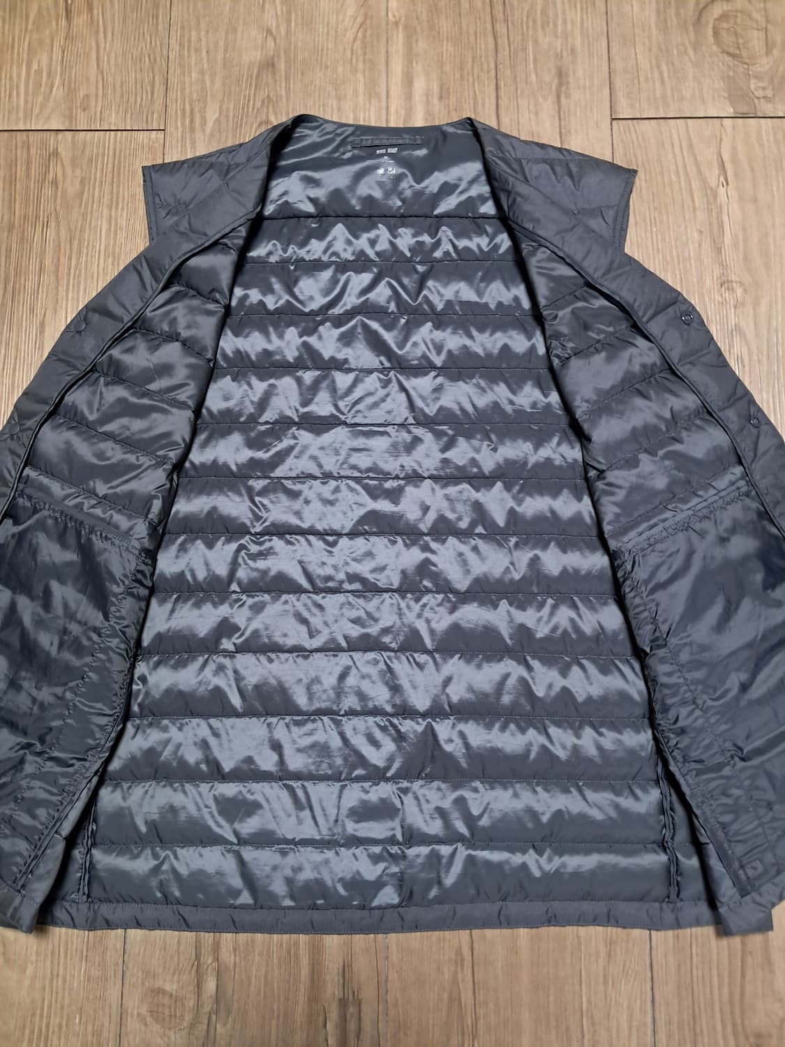 유니클로 경량 패딩조끼 XL 상품이미지8