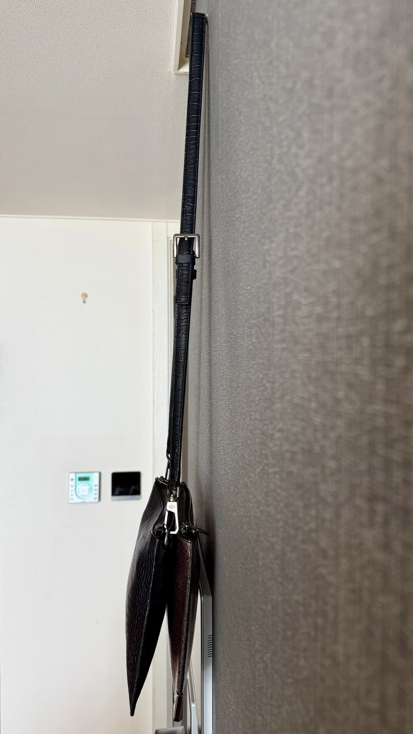 톰그레이하운드 덱케 블랙 악어 가죽 실버 패턴 더블 파우치 크로스백 가방 상품이미지3