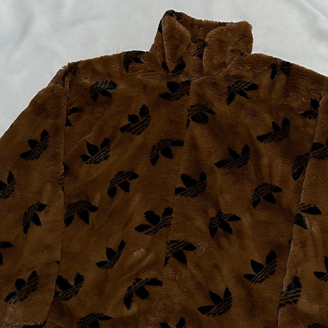 S 아디다스 모노그램 로고 퍼 자켓 상품이미지1