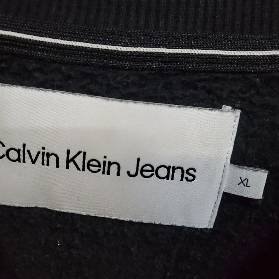 캘빈클라인 블랙 기모 맨투맨 상품이미지3