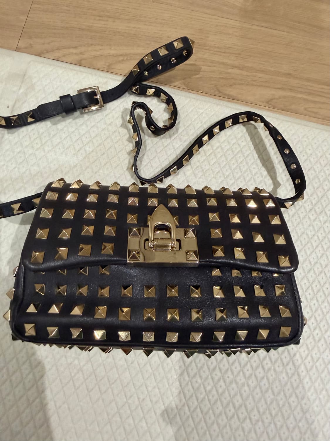 발렌티노 스터드 미니크로스백 상품이미지3