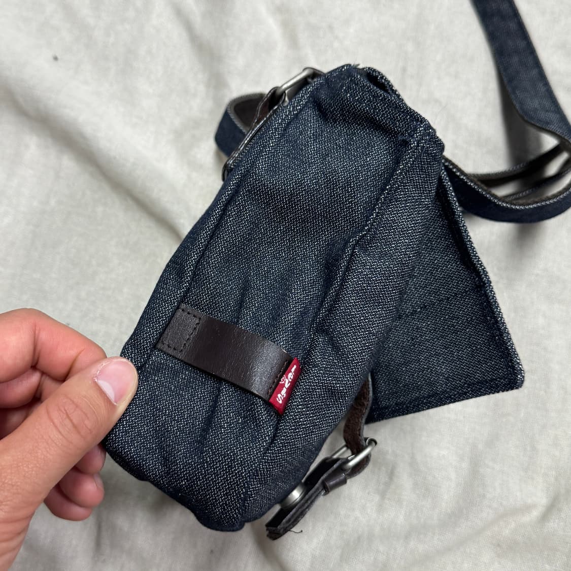 리바이스 레드탭 빈티지 미니 크로스백 상품이미지3