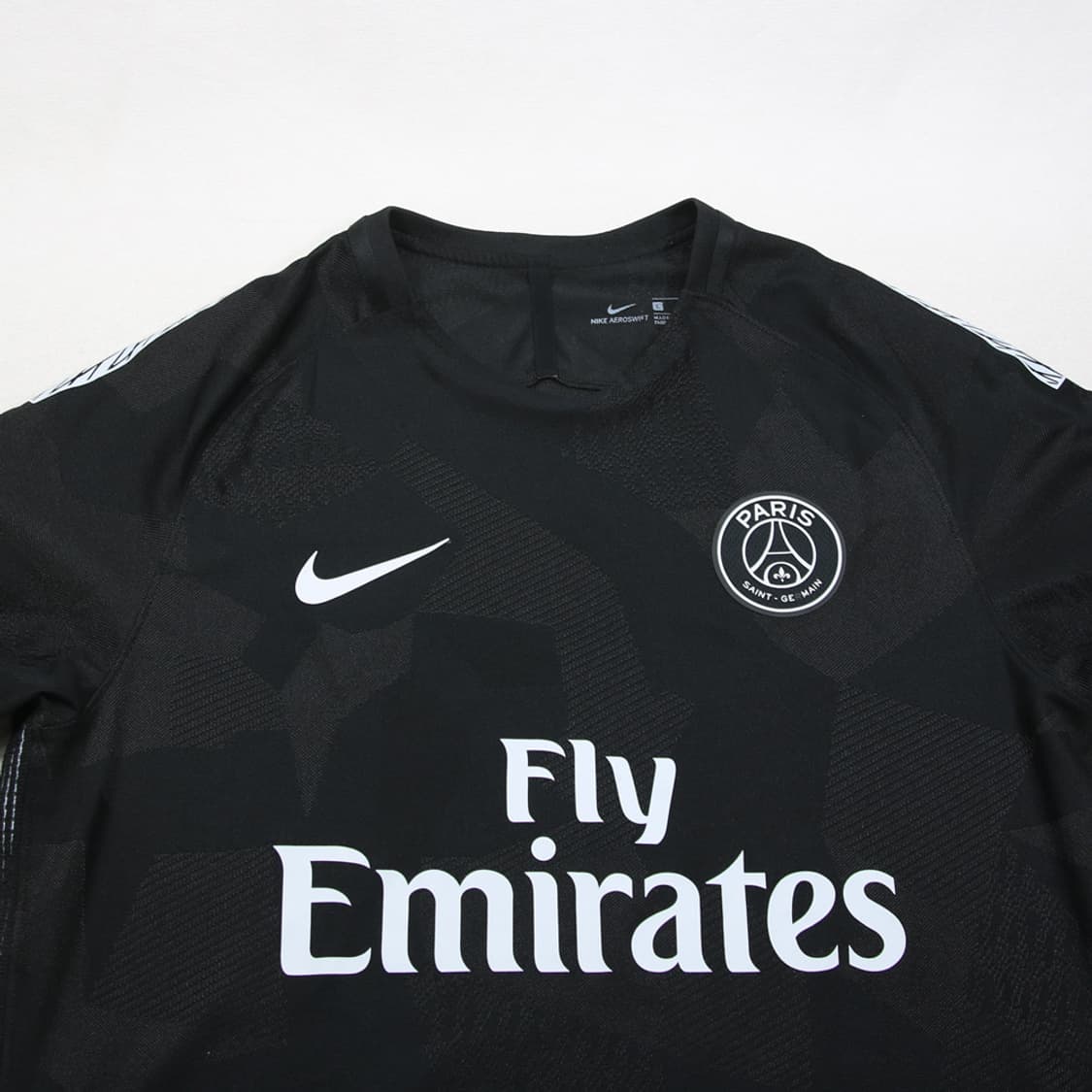 (착용컷) 나이키 2017 파리 생제르망 유니폼 상의 (남성용 100) 상품이미지4