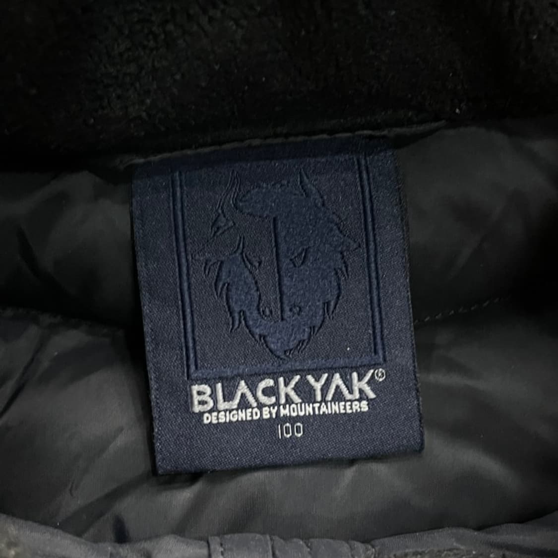 100 블랙야크 경량패딩  상품이미지3