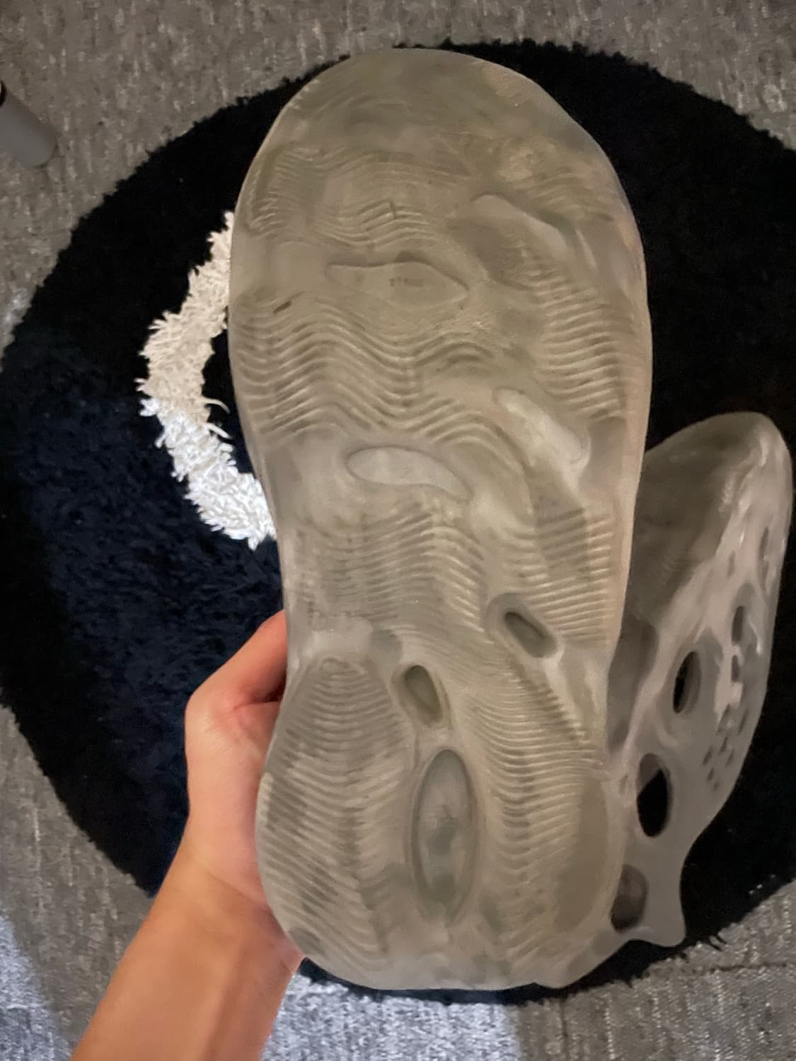 아디다스 이지 폼 러너 믹스 그레이 275 상품이미지3