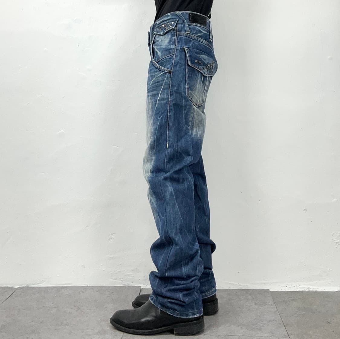 Studded Distressed Denim Jeans 상품이미지3