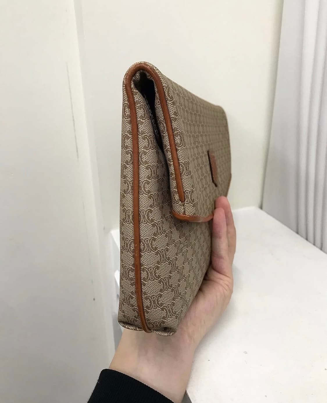 셀린느 가죽로고 마카담 클러치백 상품이미지4