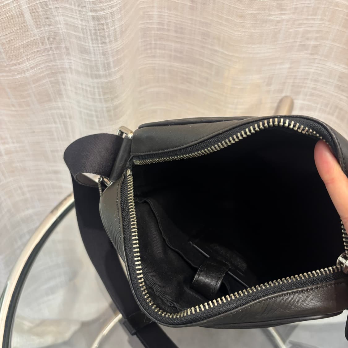 정품 코치 시그니처 남성 크로스백      상품이미지5