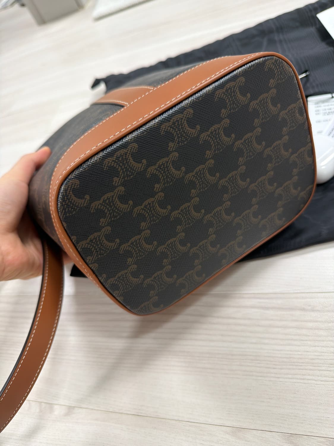 셀린느 버킷 스몰 (25년 11월 구매) 상품이미지7