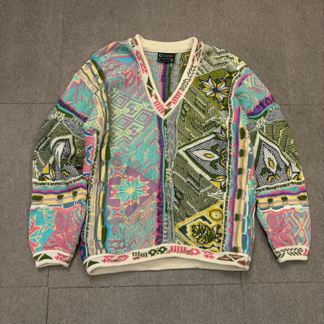 COOGI 쿠지 브이넥 울니트  상품이미지1