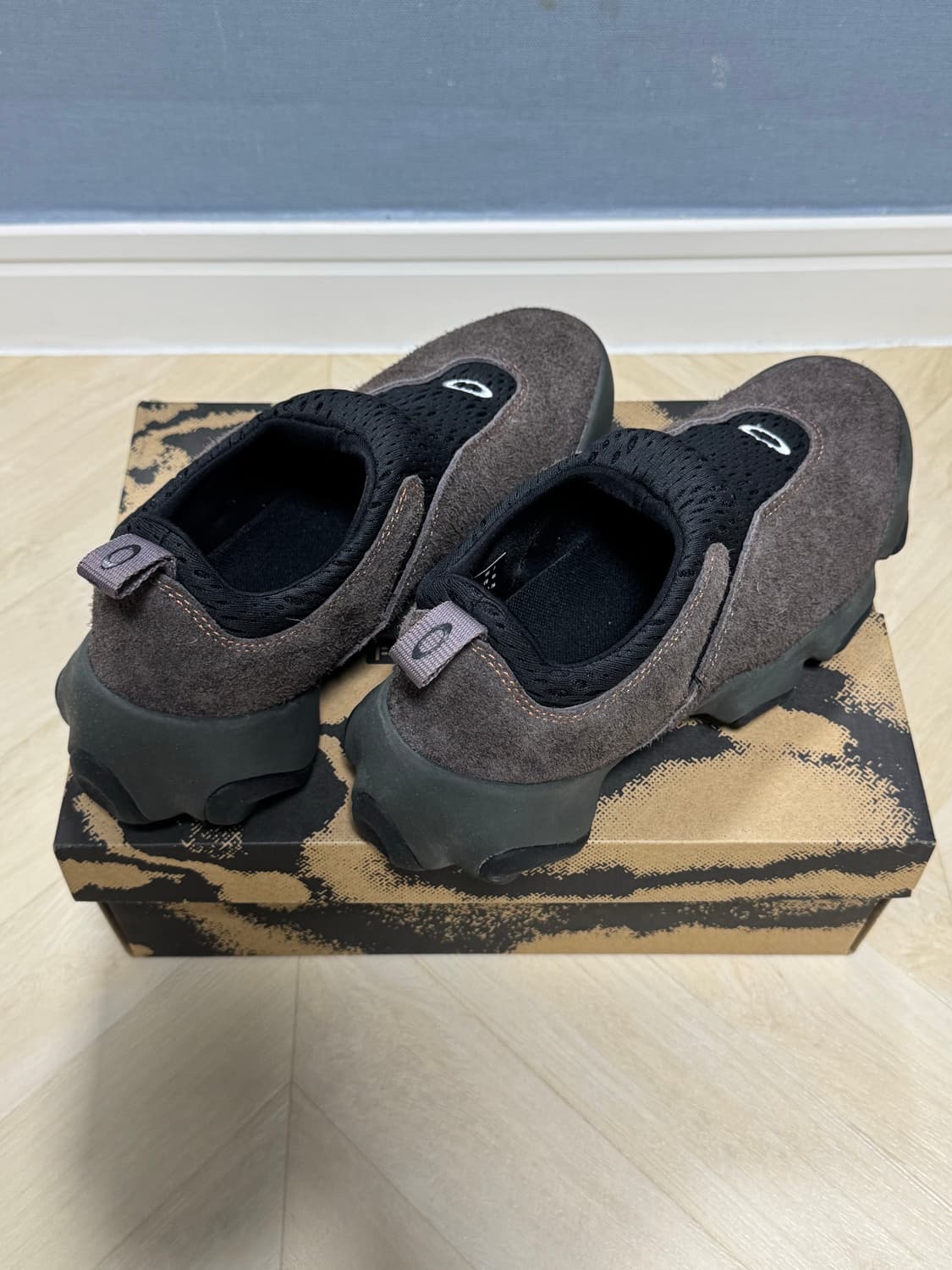 오클리 팩토리 팀 x 브레인 데드 스웨이드 플래시 자바 (260) 상품이미지5