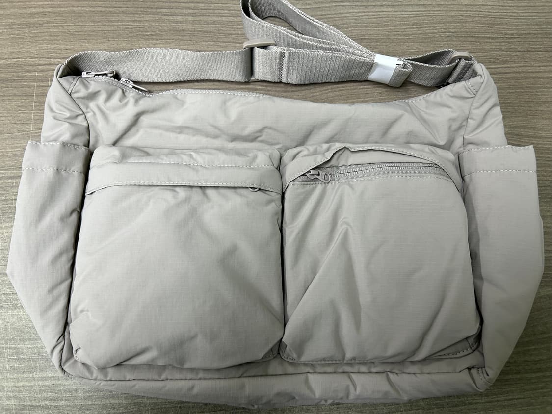 유니클로 멀티 퍼켓 숄더백 베이지 상품이미지1