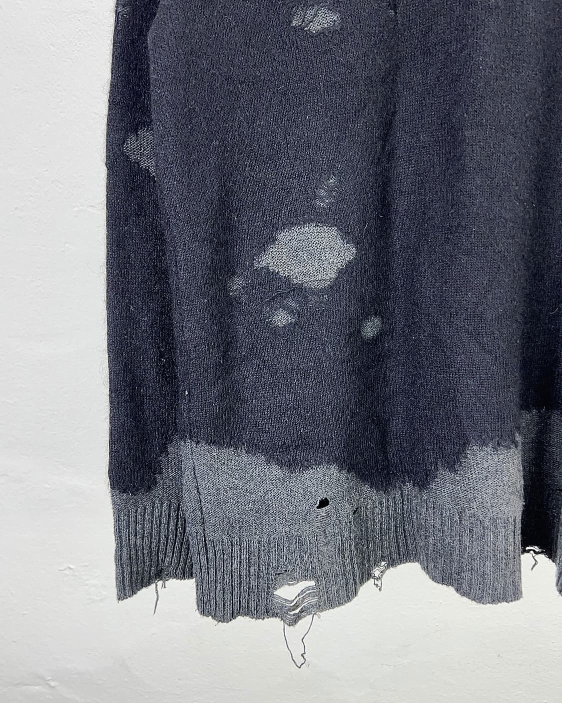 디젤 18aw 블랙 투페이스 그런지 울 블렌드 니트 스웨터 상품이미지4