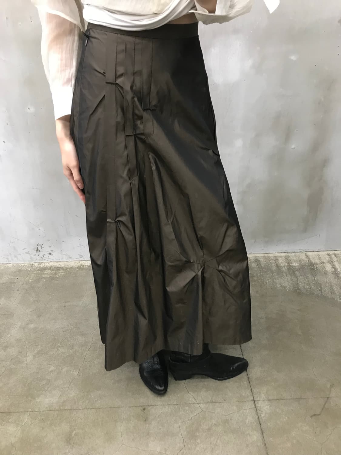 Pintuck maxi skirt 상품이미지1