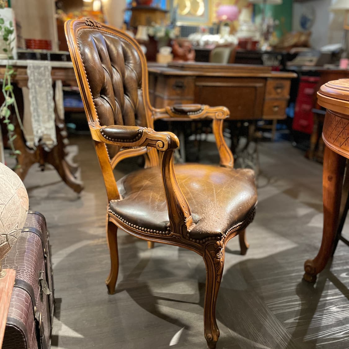 빈티지 가죽 암체어 상품이미지5