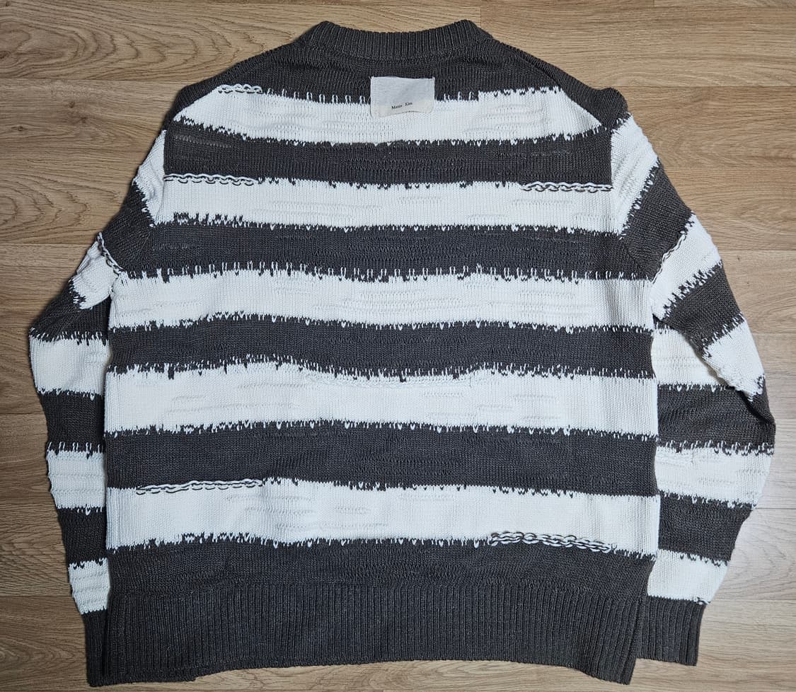 마뗑킴 스트라이프 패턴 니트 스웨터 상품이미지3