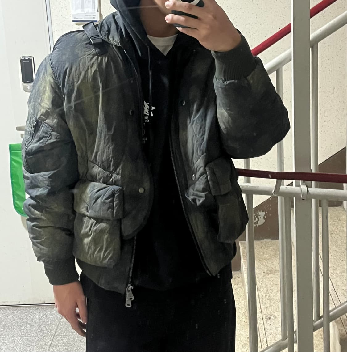 자라 x 앤더슨벨 퀼티드 베스트 봄버 자켓 카키 상품이미지2