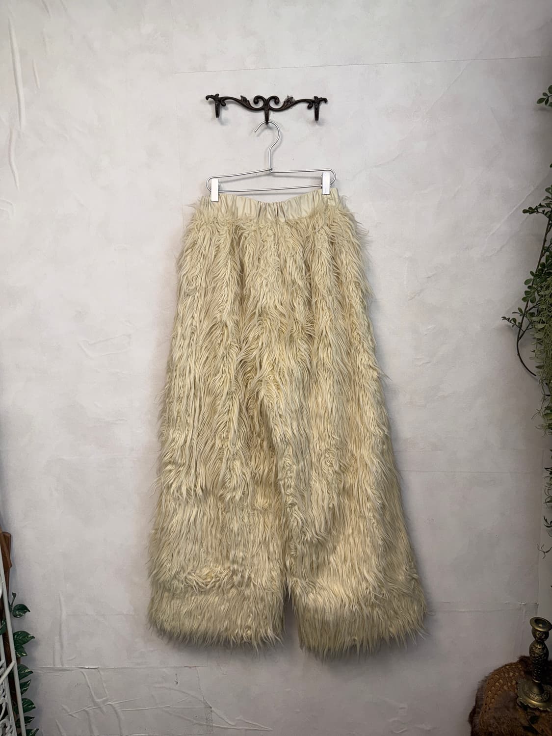 Ivory grunge fur over pants  상품이미지4