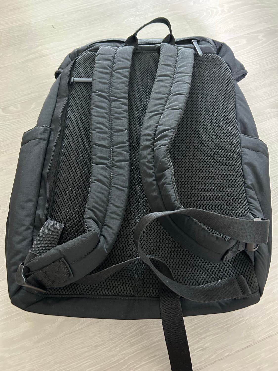 유니클로 멀티포켓 백팩 블랙 상품이미지2