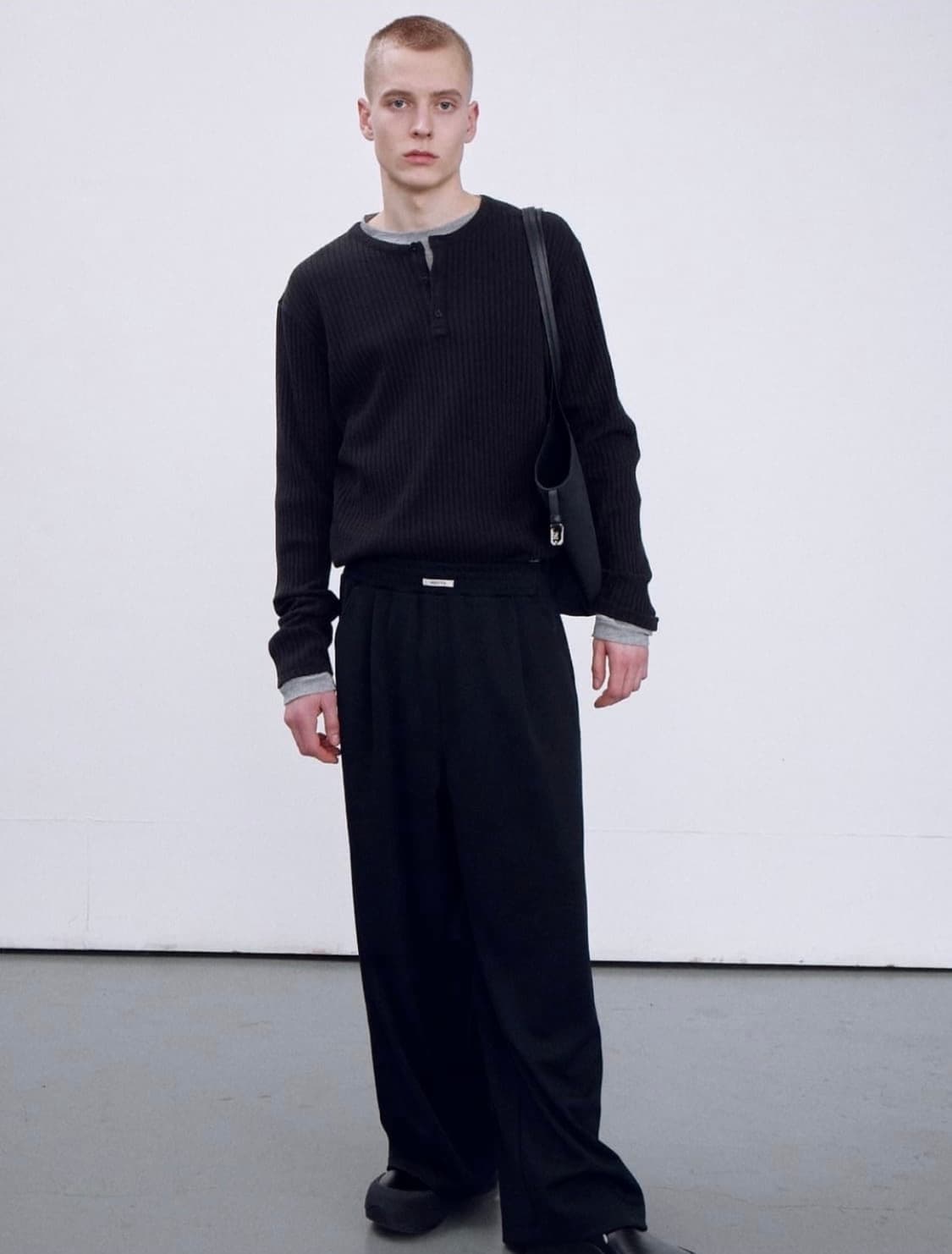 1회착용 블랙 M RECTO 24S/S 트리콧 더블와이드 팬츠   상품이미지2