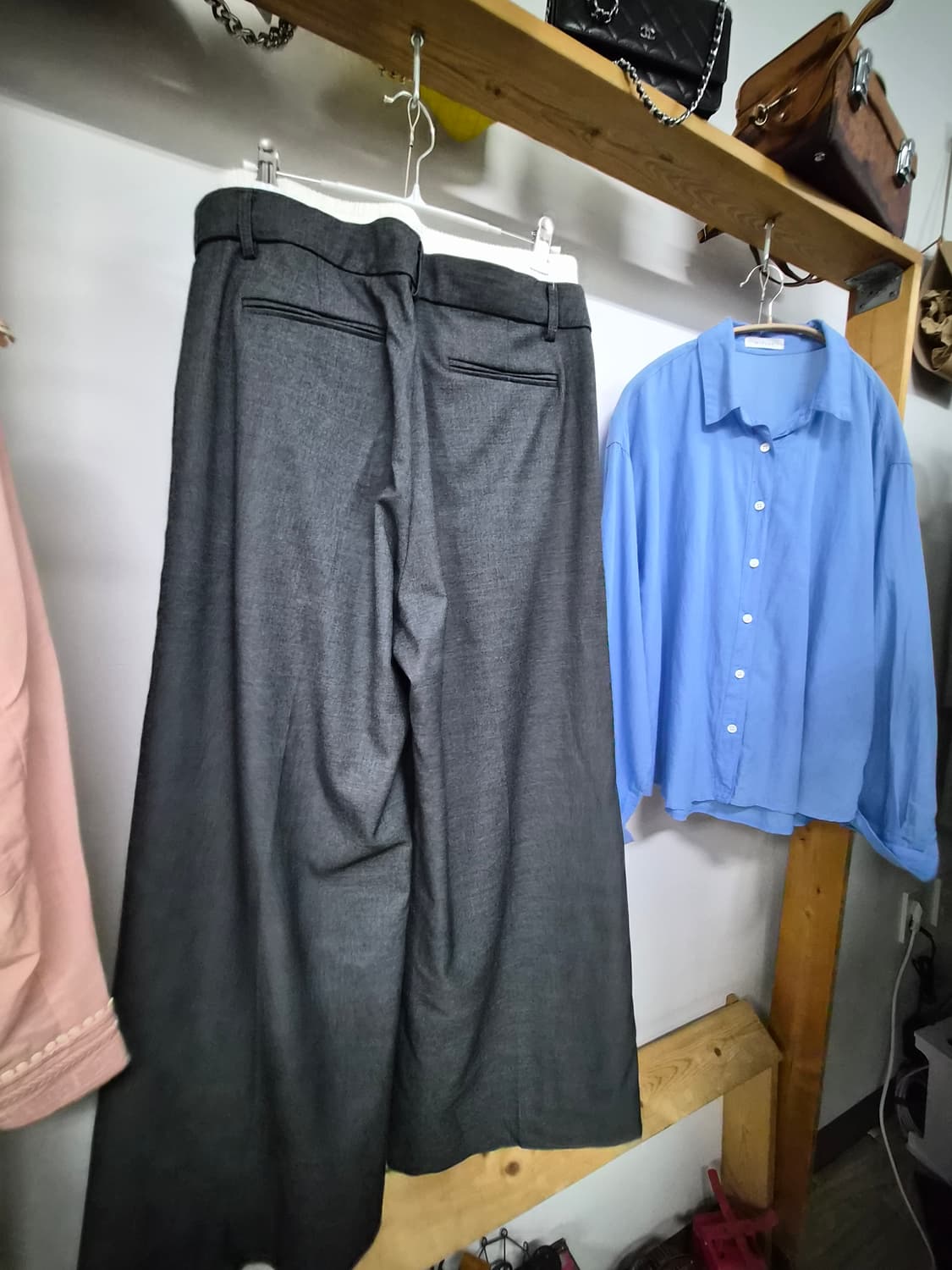 블루 루즈핏셔츠. 미드나잇무브 핀턱 와이드팬츠 상품이미지7