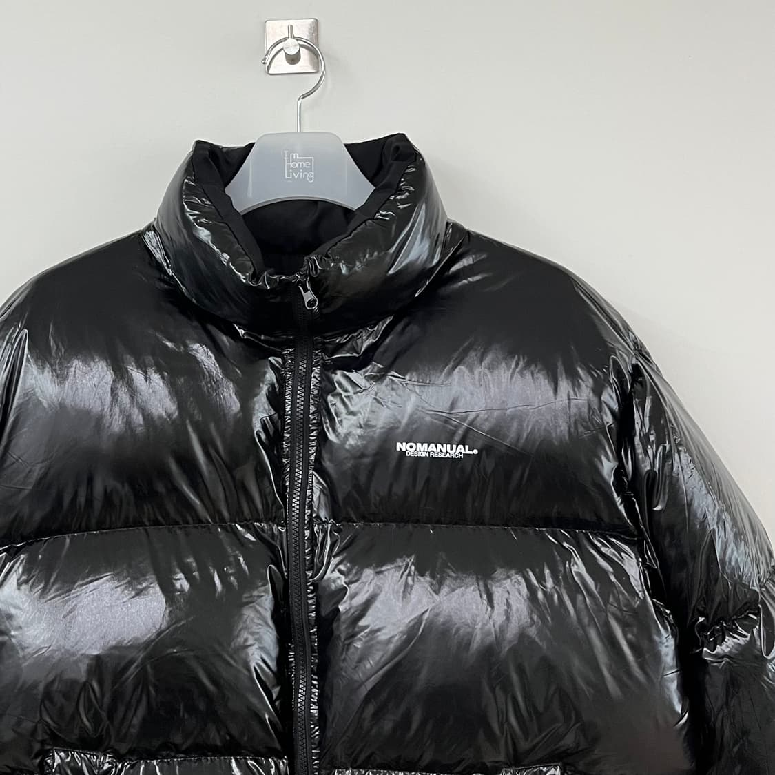 노매뉴얼 LUKE 덕다운 글로시 블랙 패딩 상품이미지4