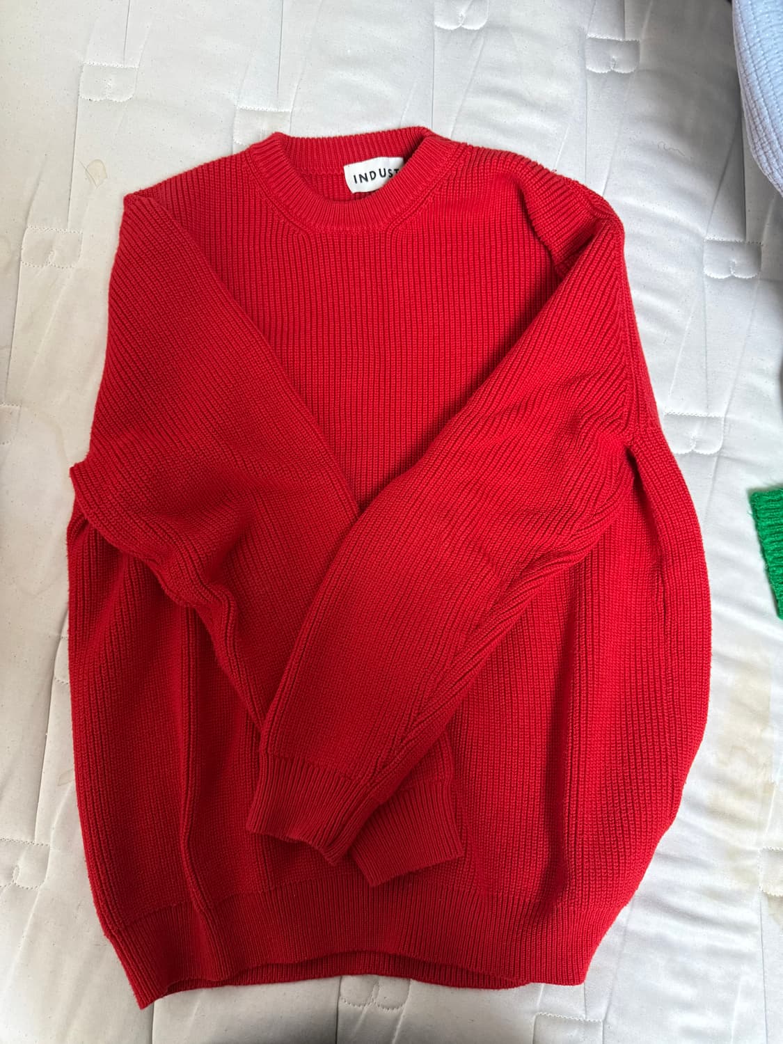 인더스트 소프트터치 크루넥 하찌 빨강니트 상품이미지1