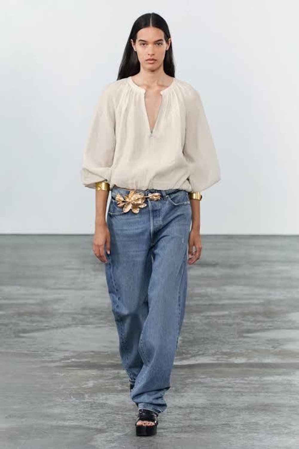 자라 zw컬렉션 리오셀 셔링 블라우스 상품이미지1