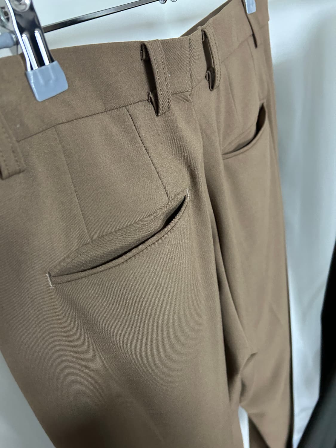 딥 브라운 핀턱 와이드 슬랙스 상품이미지4