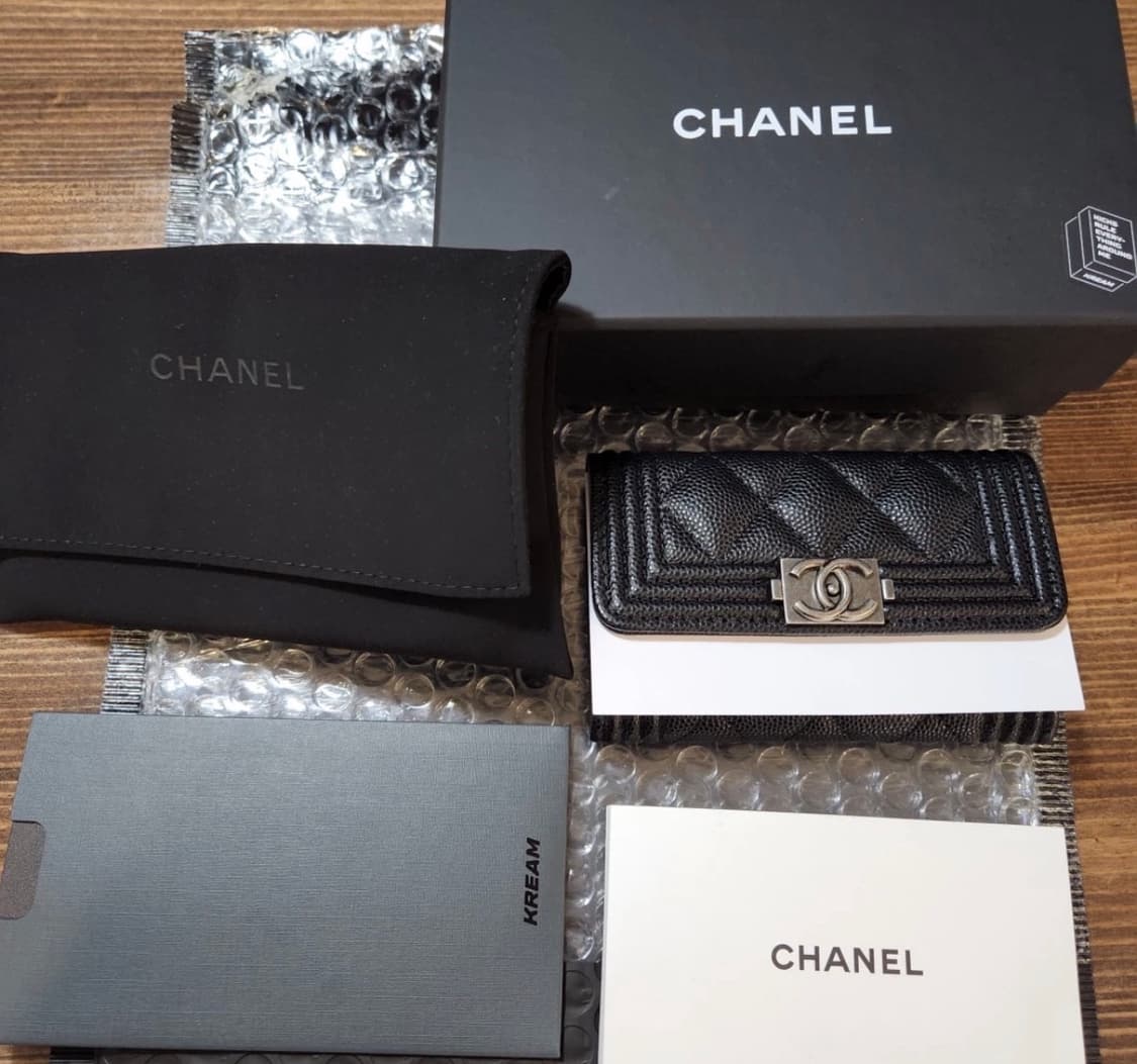 샤넬 보이 샤넬 플랩 카드 홀더 그레인드 카프스킨 & 루테늄 메탈 블랙 상품이미지2