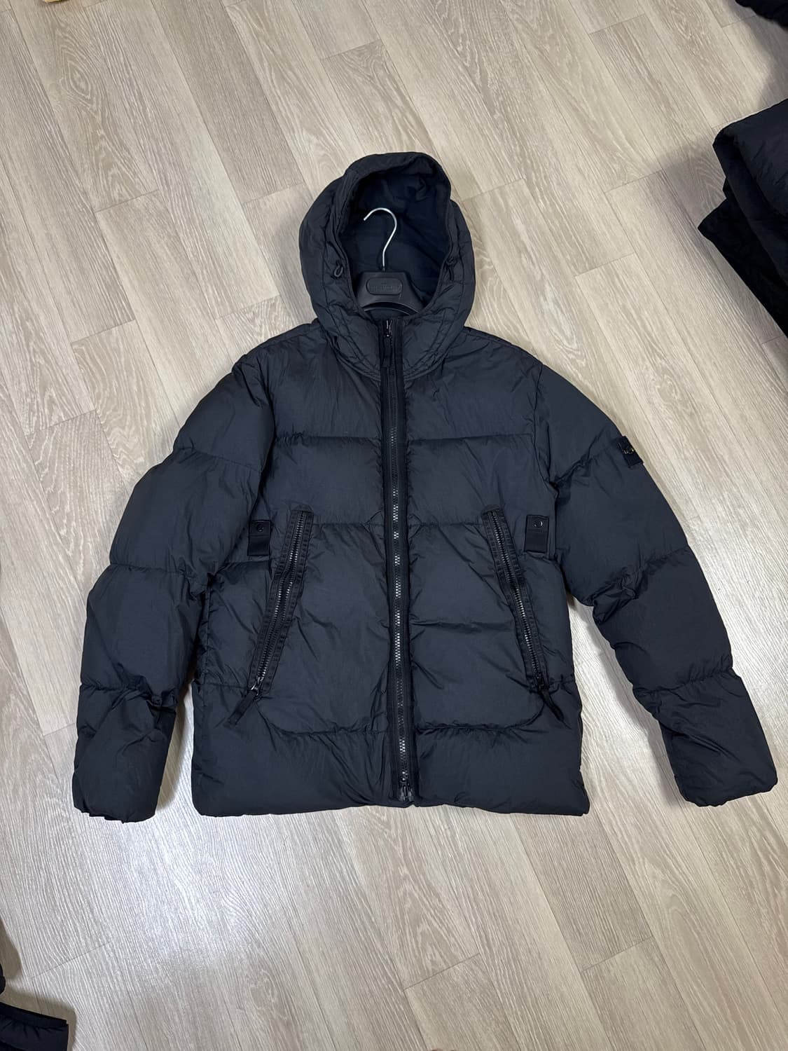 21FW 스톤아일랜드 크링클랩스 패딩 L 블랙 상품이미지1