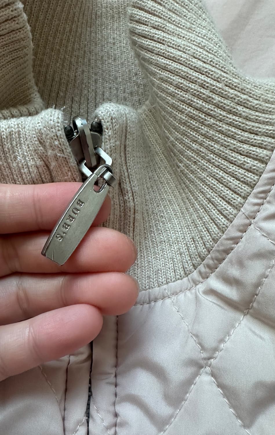 ‼️오늘특가‼️버버리 퀼팅 패팅 리버시블 아이보리M 급처 상품이미지3