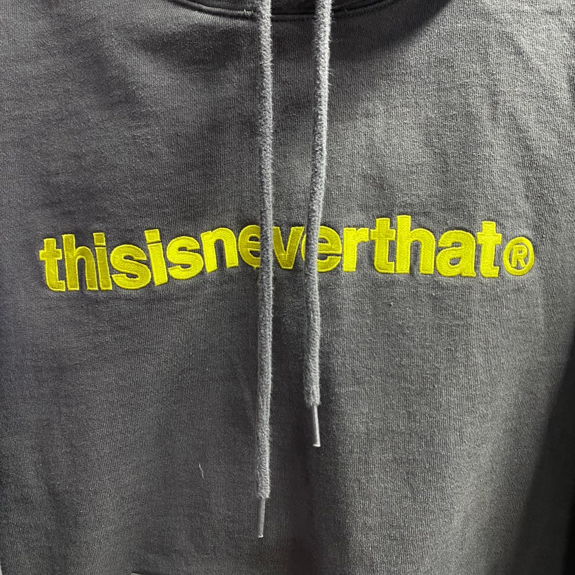 디스이즈네버댓 빅로고 차콜 후드티 B3820 상품이미지3