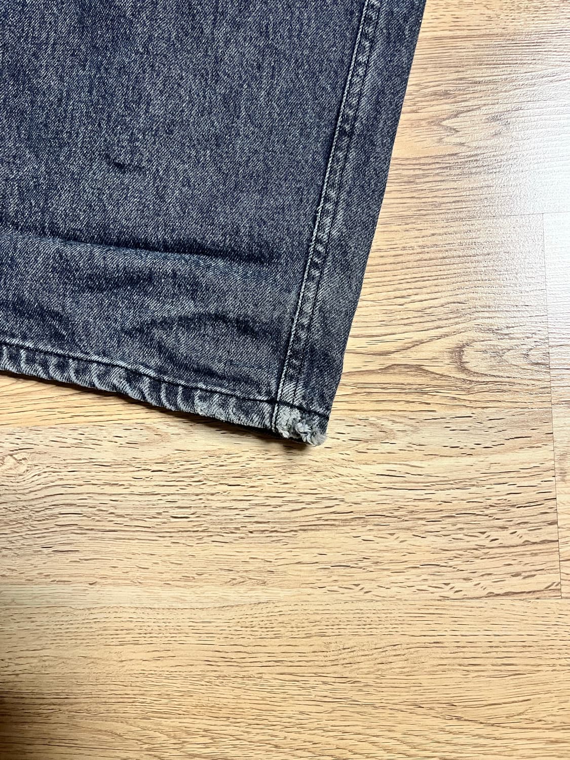 해칭룸 커브드데님 워시드블랙 2 상품이미지4