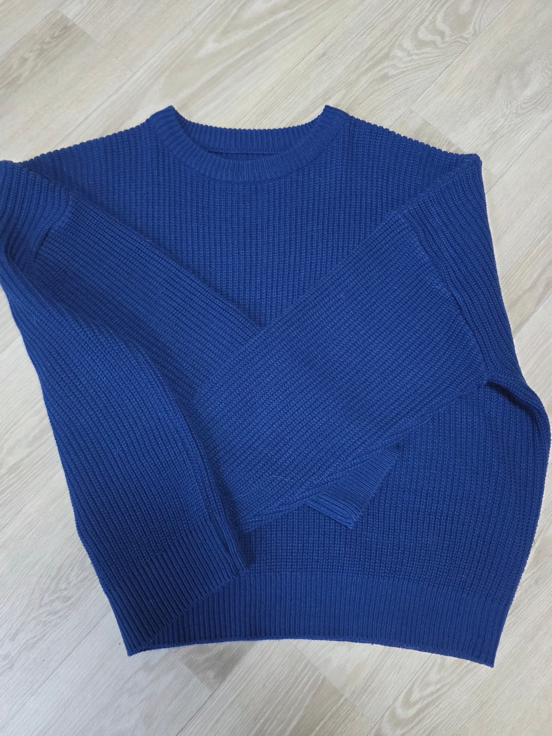 네버두와이 라운드니트 블루 판매합니다 상품이미지1