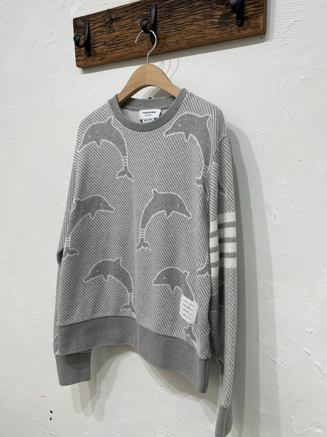 Thom Browne 톰브라운 그레이 돌핀 맨투맨 상품이미지4